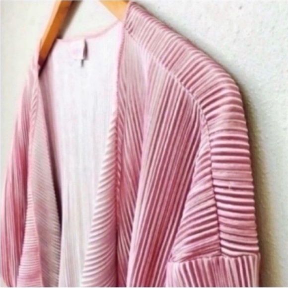 LuLaRoe Shirley Kimono Pink White - Picture 1 of 8